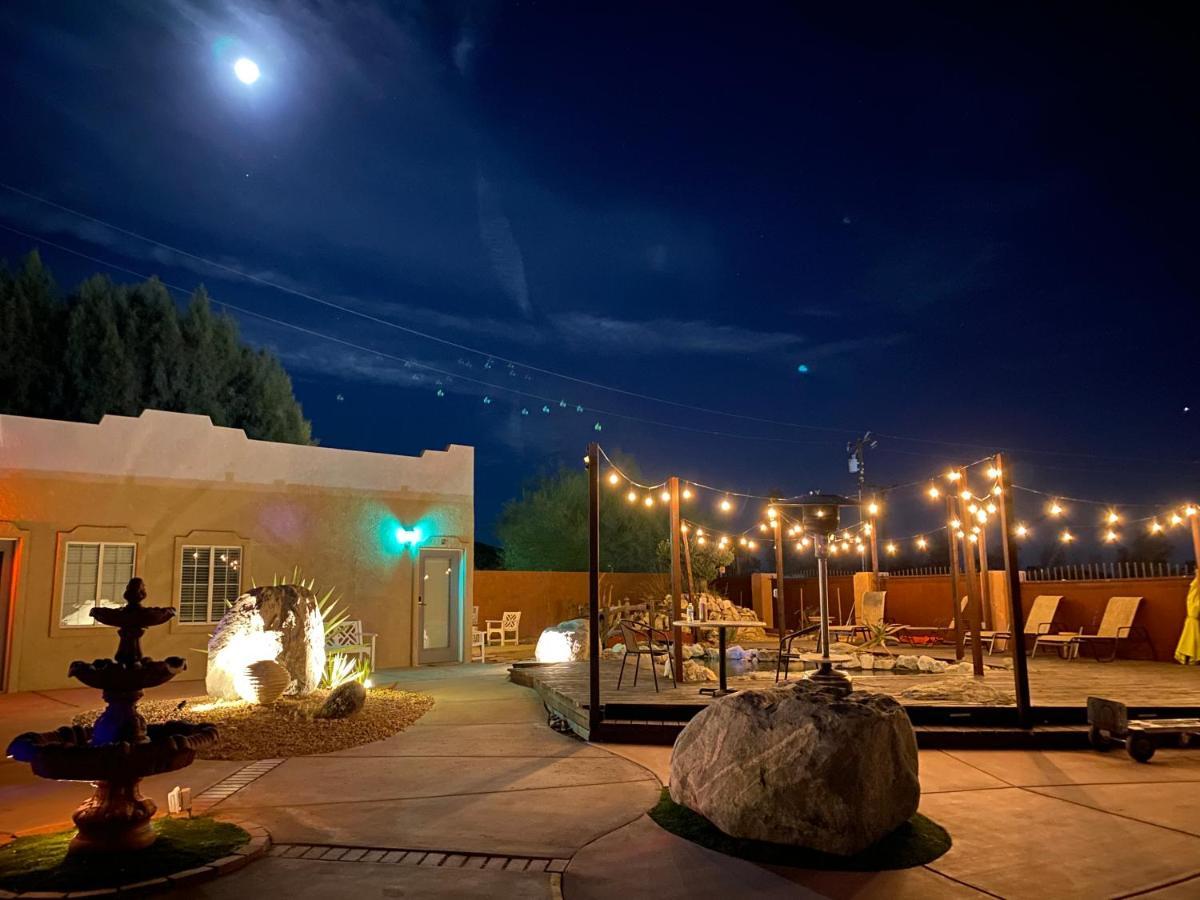 Отель Mi Kasa Hot Springs 420,Adults Only, Clothing Optional Дезерт-Хот-Спрингс Экстерьер фото